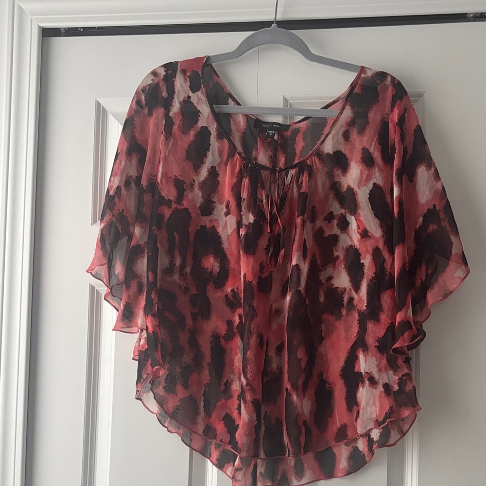 Karen Kane Red and Black Patterned Blouse
